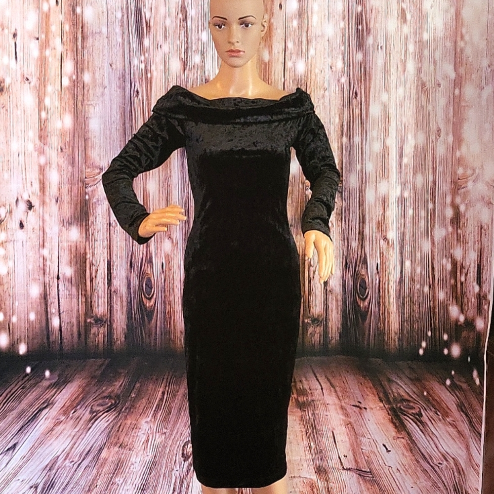 BCBGENERATION  Women's Velvet Of The Shoulder Long Sleeve Midi Dress Size S